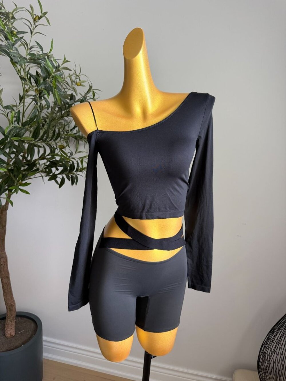 Black One Shoulder Asymmetrical Crop Top S Stretchy Activewear
